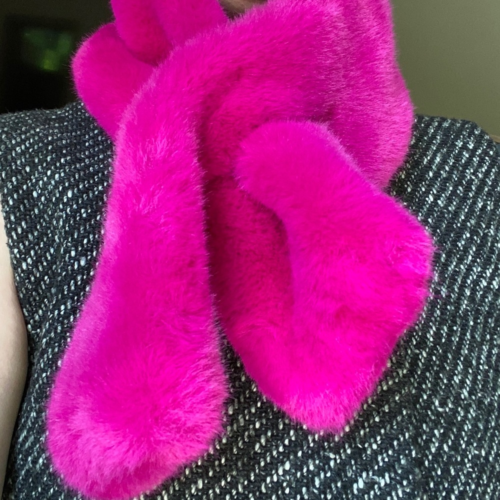 Faux fur scarf. OS